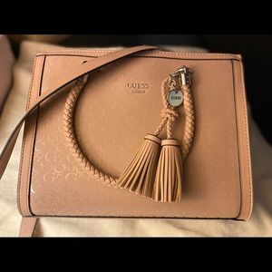 Soft pink Guess satchel in LIKE NEW condition!